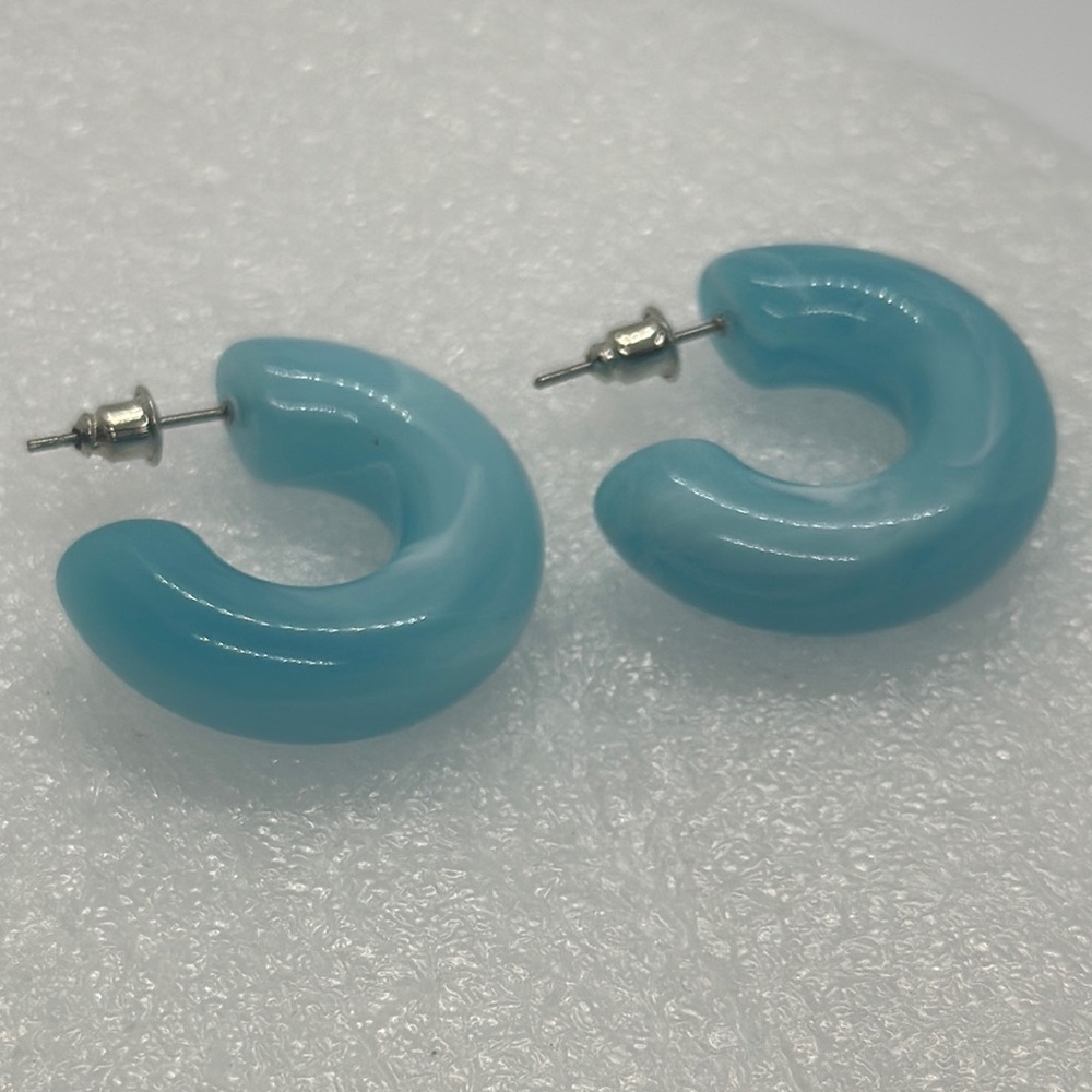 Chic Sky Blue Resin Hoop Earrings - Brand New 1.1" Chunky Statement Earrings - Picture 4 of 16